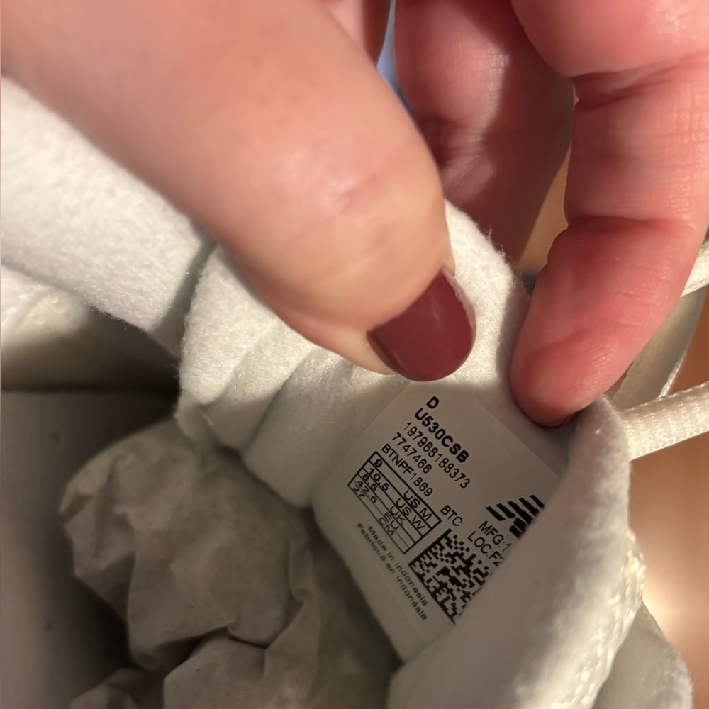 NWT New Balance 530 White and Gray Sneakers - W 10.5/M 9 (unisex) - Picture 6 of 6